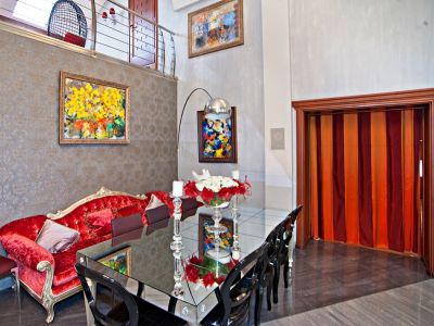 photo 11372_63be56b4277da_thumb.jpg