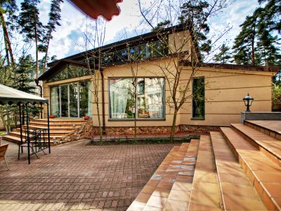 photo 11372_63be56bc0d1d9_thumb.jpg