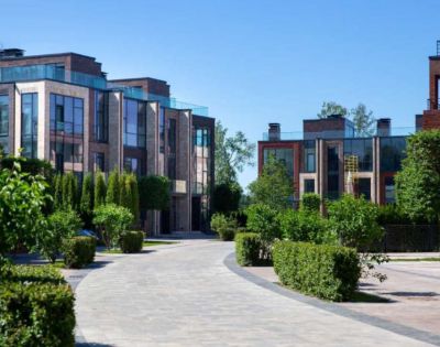 photo 12471_12080_67f3a79926043_thumb.jpg