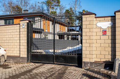 photo 12818_69ba79dda8451_thumb.jpg