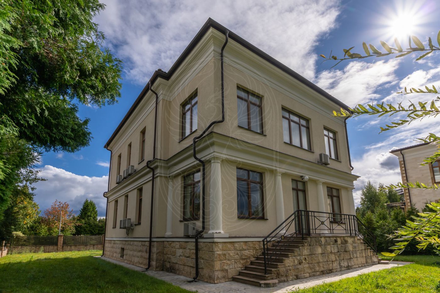 Продажа Дом 371 м² на участке 15 сот. в Резиденция Монолит - фото 2